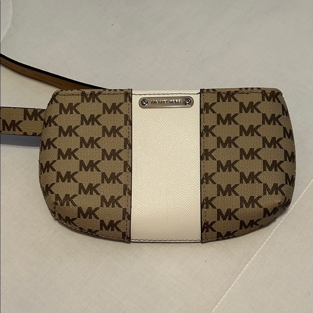 Michael Kors NWT Tan and Cream Fanny Pack